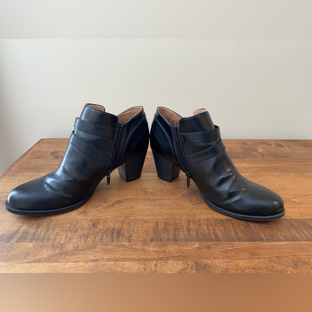 Abella comfort boots, 2” heel, women’s 7.5/8, black with zipper decorative strap